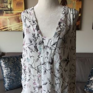 Ann Taylor LOFT Floral Sleeveless Blouse Size L